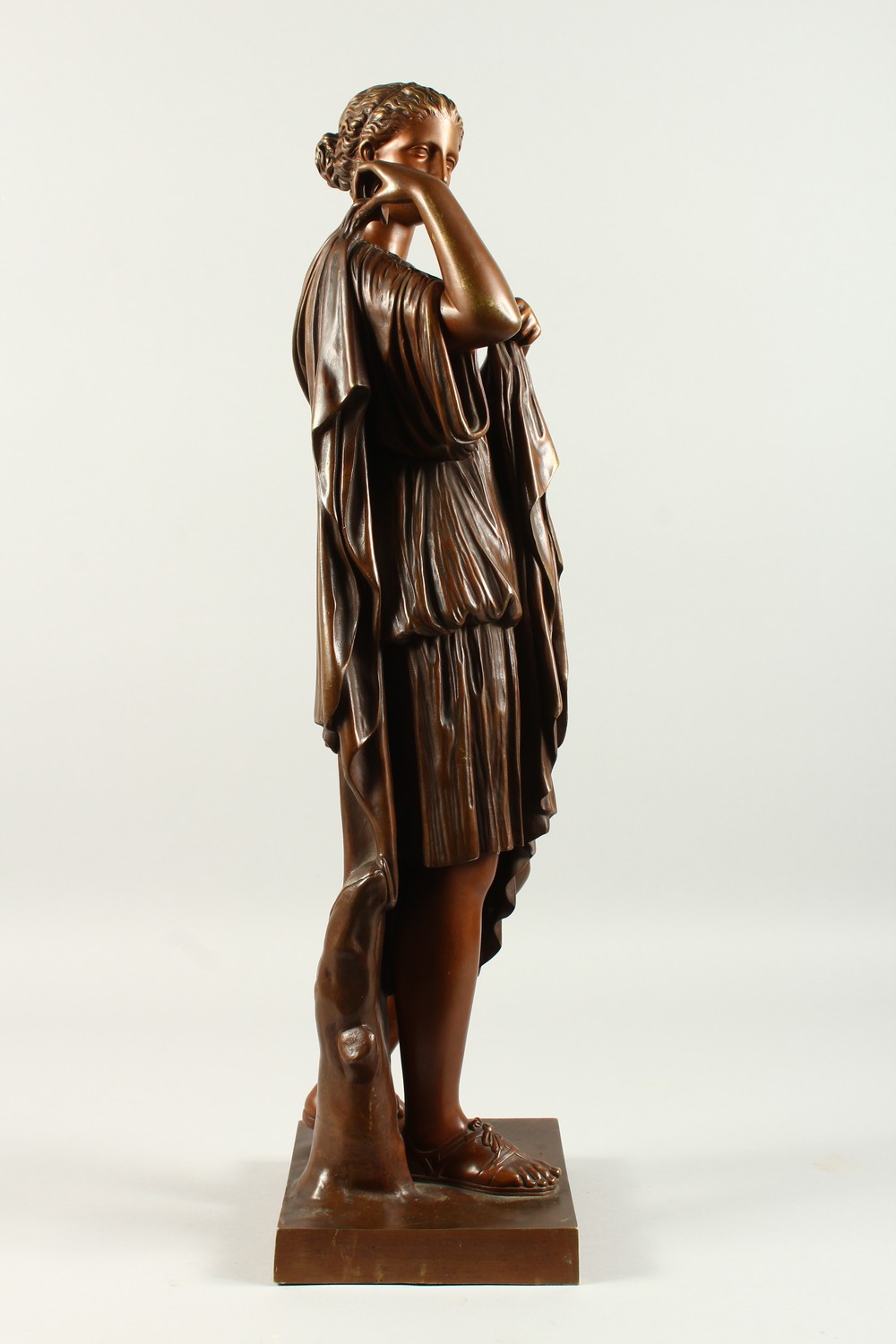 19TH CENTURY ITALIAN SCHOOL. A STANDING BRONZE OF A CLASSICAL LADY on a square base. 68cms high. - Image 7 of 9