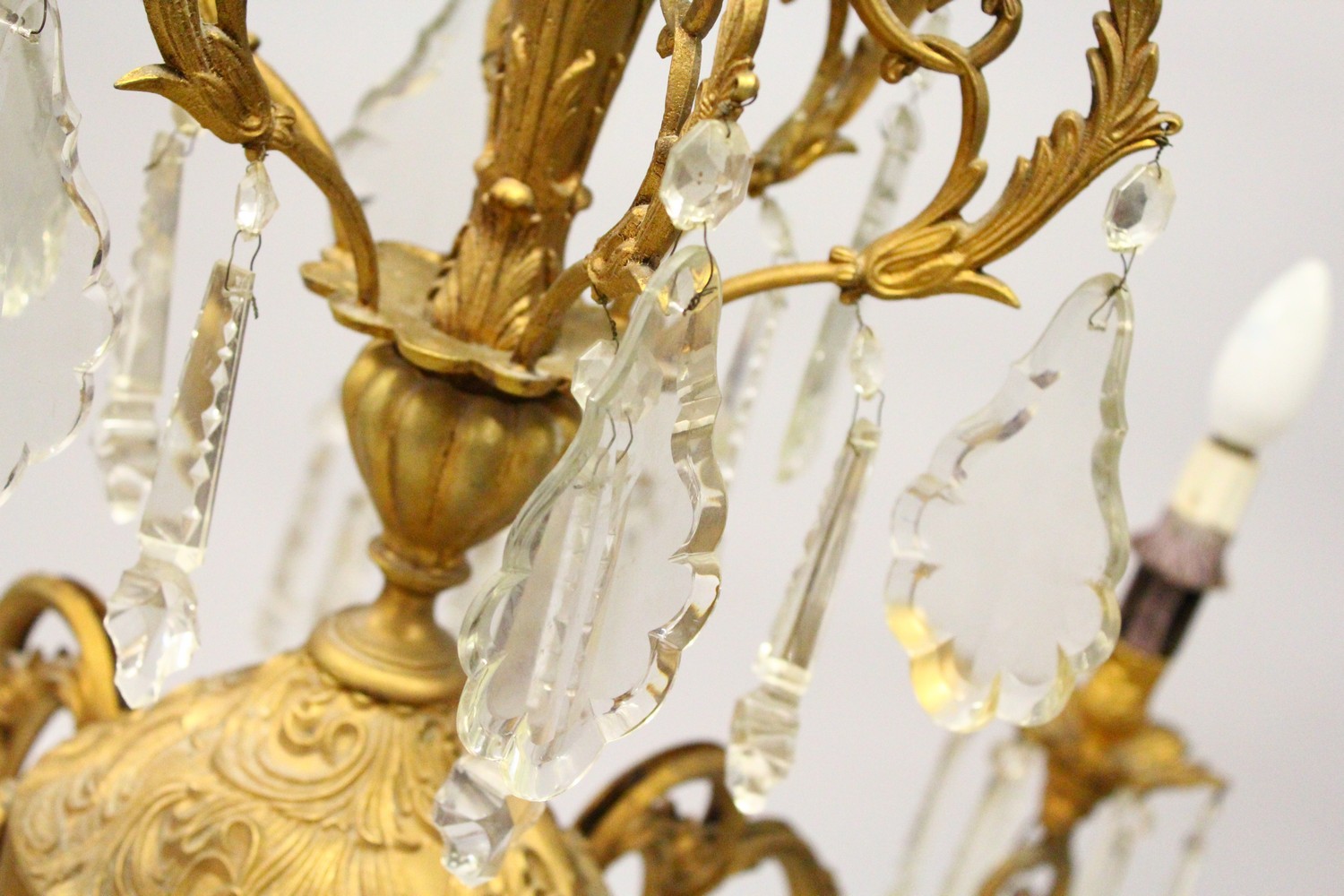 A LARGE LOUIS XVITH DESIGN GILT METAL EIGHT BRANCH CHANDELIER with over 200 cut crystal drops. - Image 4 of 12