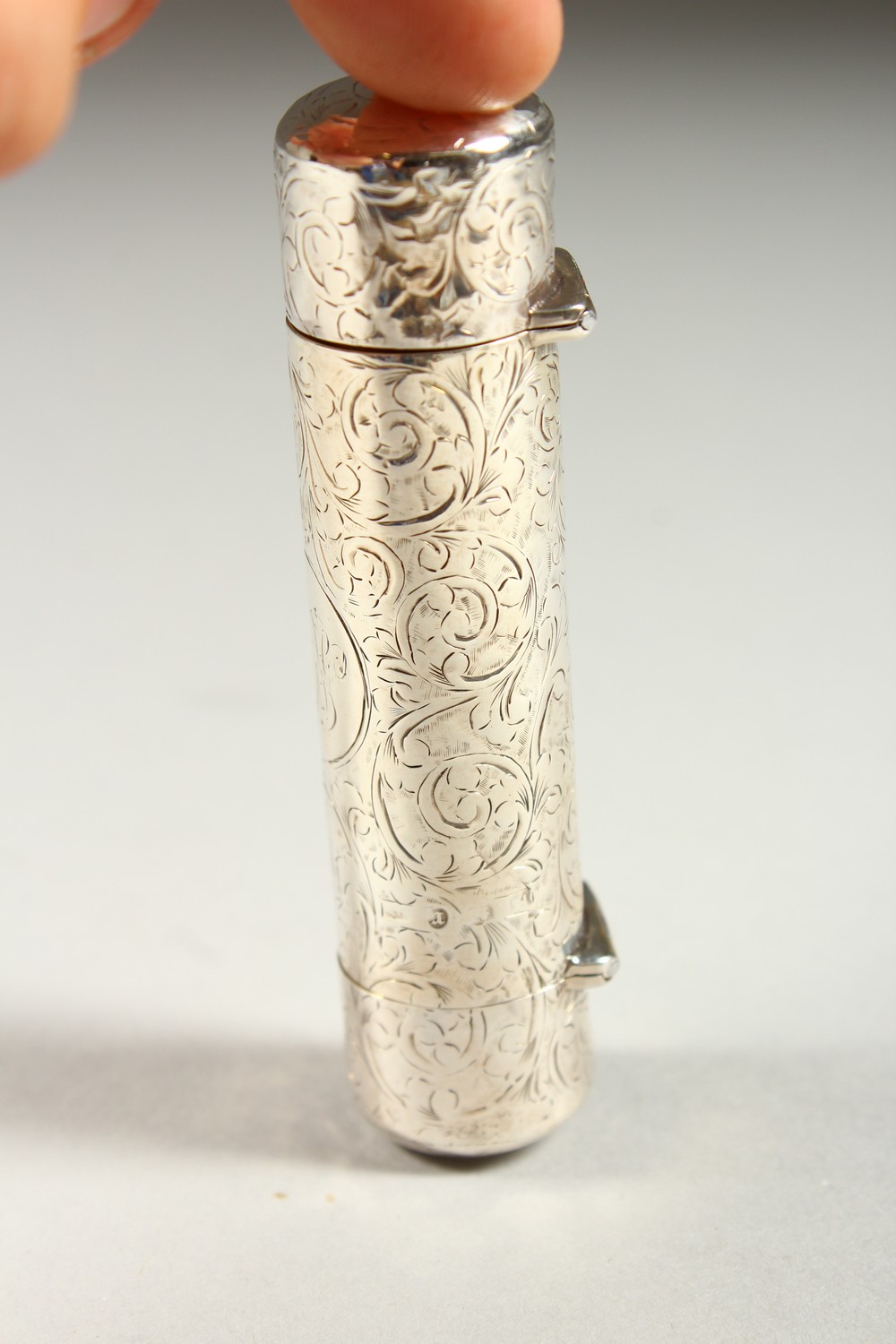 A GOOD VICTORIAN ENGRAVED SILVER DOUBLE ENDED SCENT BOTTLE, one for scent with a glass stopper, - Image 5 of 13
