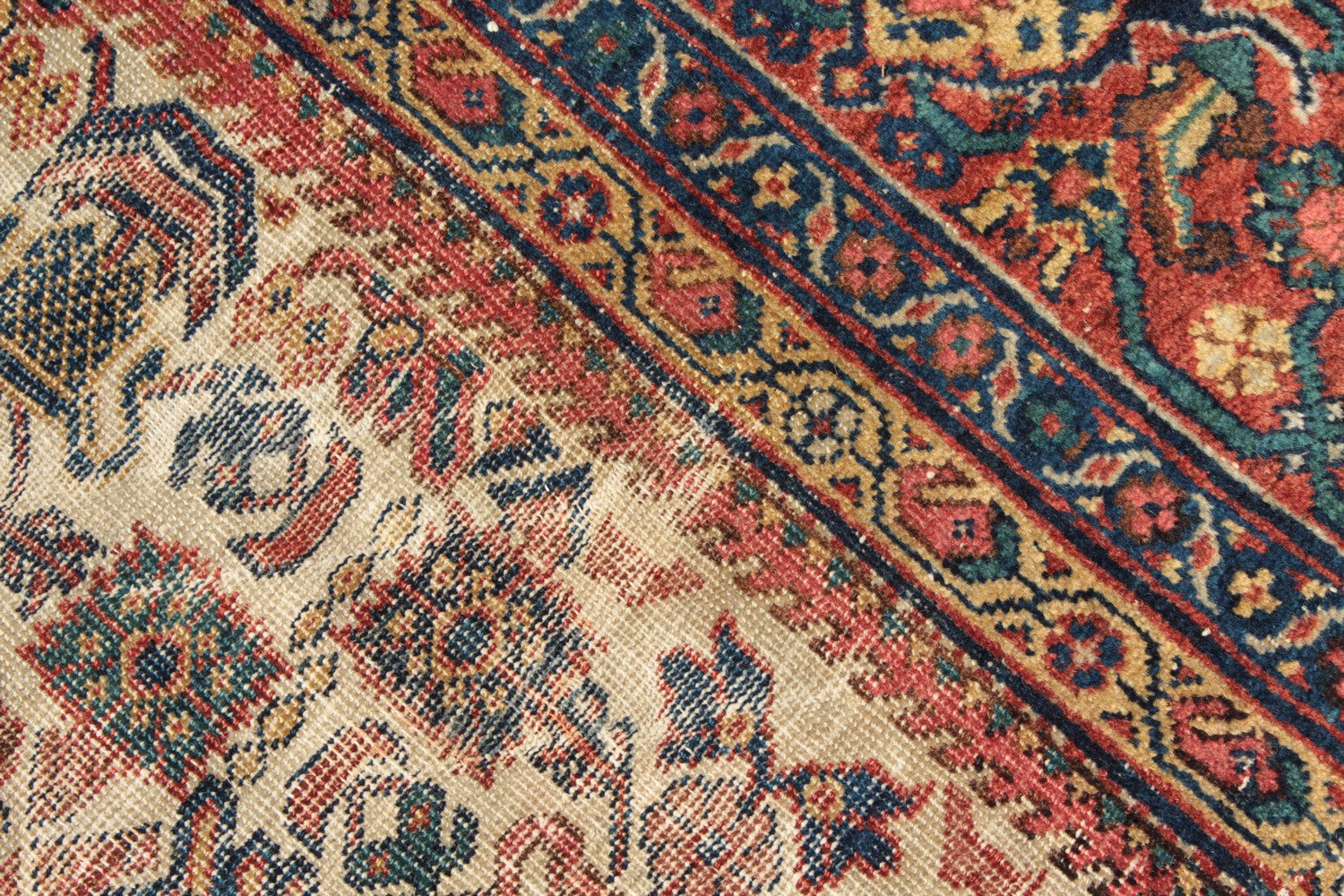 A VERY LARGE PERSIAN MAHAL CARPET. 15ft x 10ft 6ins. - Image 9 of 17