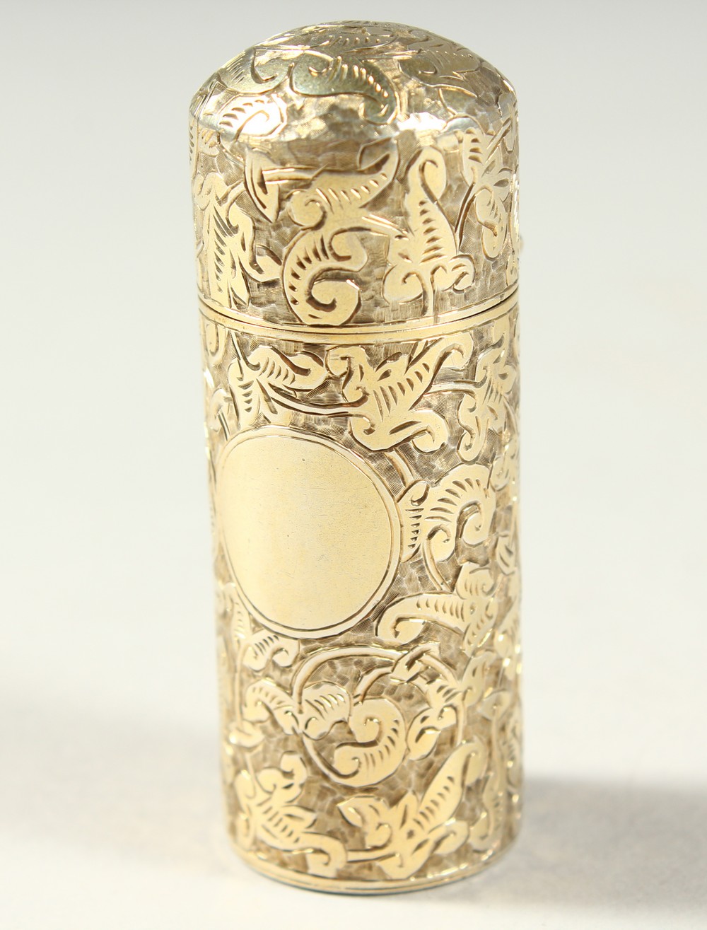 A GOOD VICTORIAN SILVER GILT ENGRAVED DAUM SHAPED SCENT BOTTLE with glass stopper. Chester 1888. 5. - Image 4 of 7