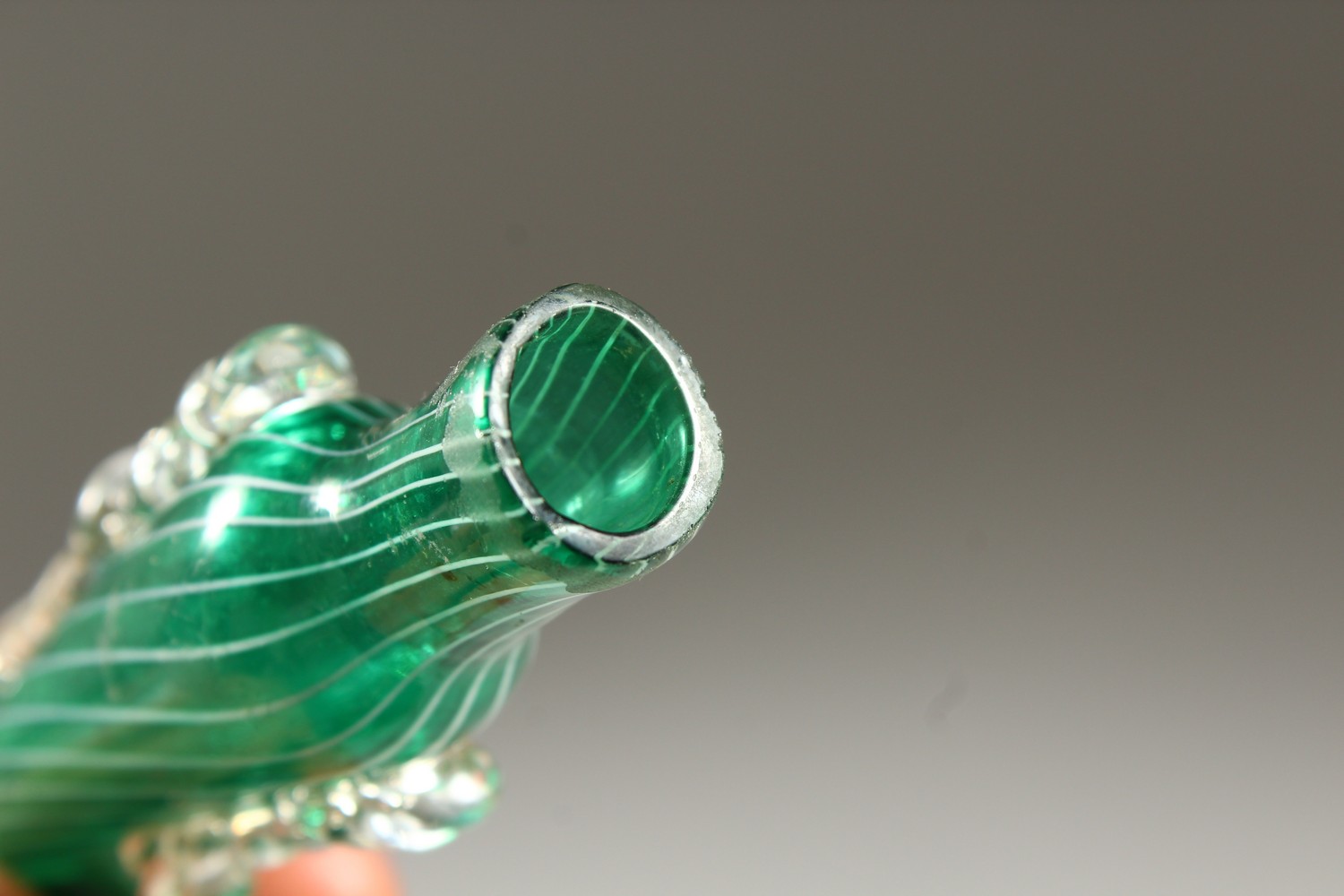 AN ITALIAN GREEN GLASS SPIRAL SHAPED SCENT BOTTLE with cork stopper. 7.5cms long. - Image 7 of 7