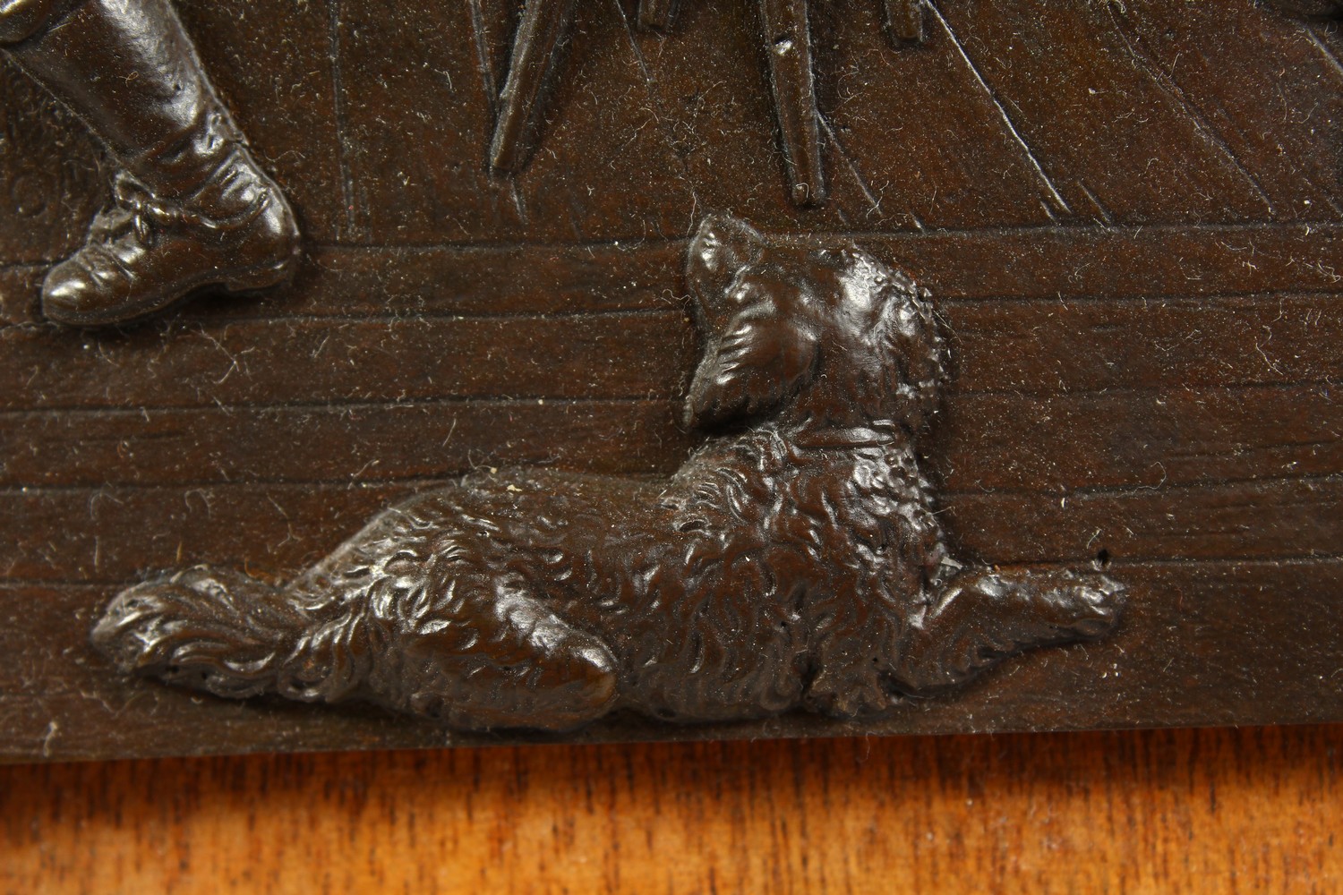 A CONTINENTAL RELIEF CAST BRONZE PLAQUE, depicting an interior scene with figures. 21cms wide x - Image 9 of 13