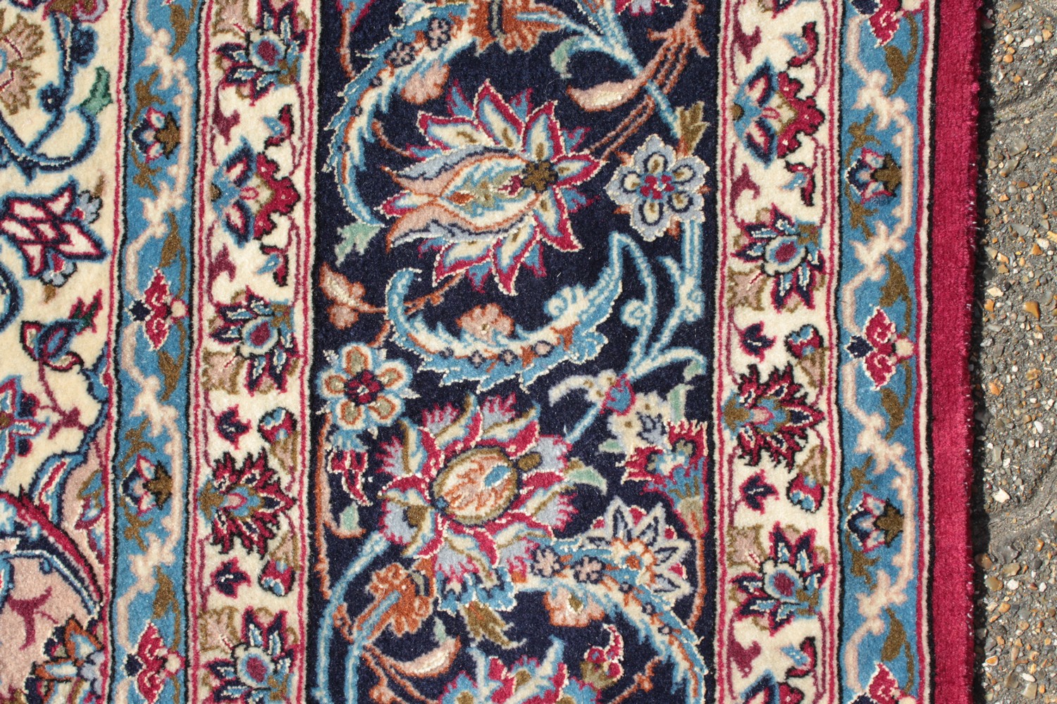 A FINE PERSIAN SILK AND WOOL ISFAHAN CARPET with allover red and blue design. - Image 4 of 8