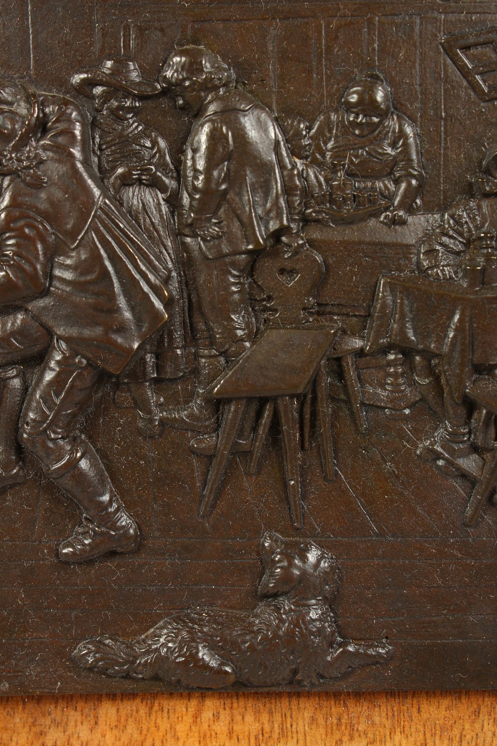 A CONTINENTAL RELIEF CAST BRONZE PLAQUE, depicting an interior scene with figures. 21cms wide x - Image 7 of 13