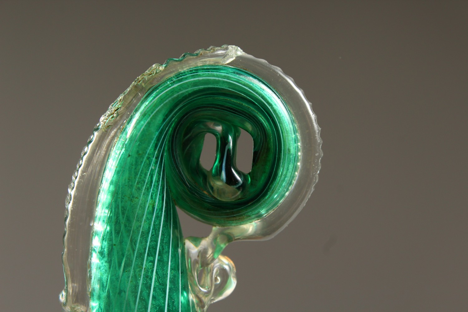 AN ITALIAN GREEN GLASS SPIRAL SHAPED SCENT BOTTLE with cork stopper. 7.5cms long. - Image 6 of 7