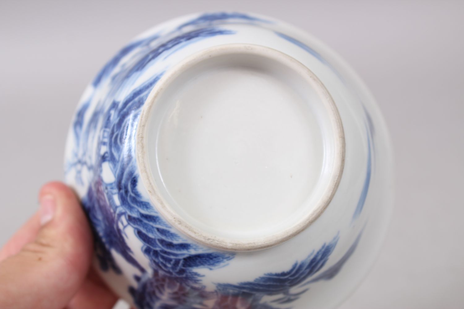 A GOOD 18TH CENTURY QIANLONG CHINESE BLUE & WHITE BOWL, decorated with landscape scenes, 6cm high - Image 5 of 5