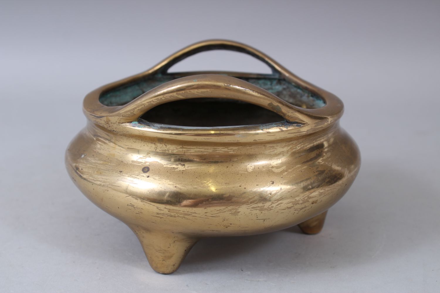 A 19TH CENTURY CHINESE BRONZE CIRCULAR CENSER with large seal mark, 17cm diameter. - Image 2 of 7