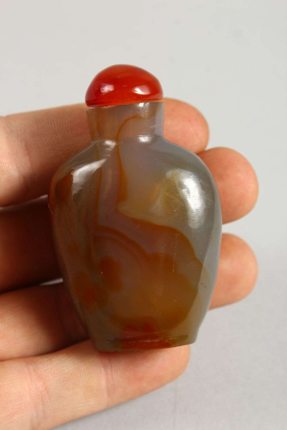 A GOOD AGATE SNUFF BOTTLE. - Image 2 of 8