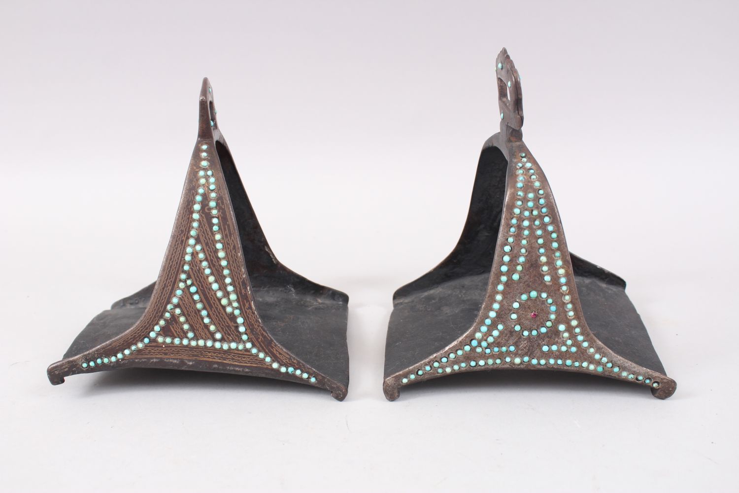 A GOOD PAIR OF 18TH-19TH CENTURY PERSIAN QAJAR STIRRUPS mounted with turquoise beads, 18cm high x - Image 2 of 6