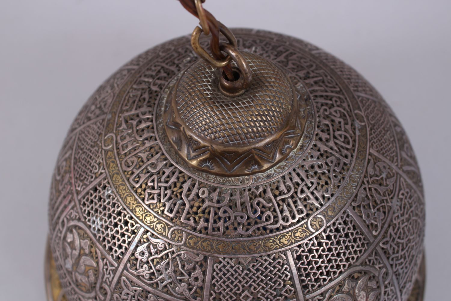 A 19TH CENTURY DAMASCUS MAMLUK REVIVAL SILVER INLAID HANGING LAMP converted to electricity, 29cm - Image 4 of 7