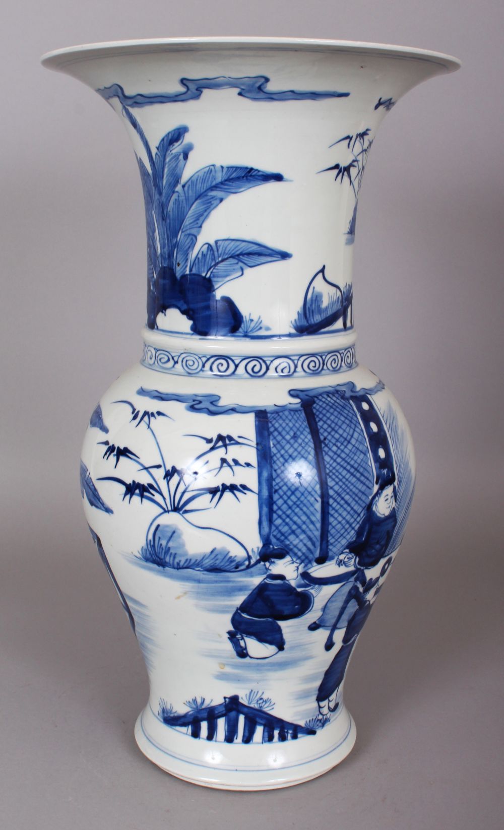 A CHINESE KANGXI STYLE BLUE & WHITE PORCELAIN YEN-YEN VASE, 15.3in high. - Image 2 of 8