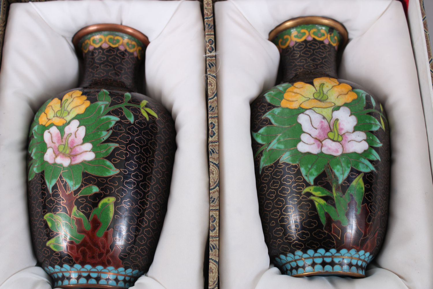 A GOOD 20TH CENTURY CHINESE CLOISONNE VASE SET, this kit showing the individual stages that - Image 4 of 6