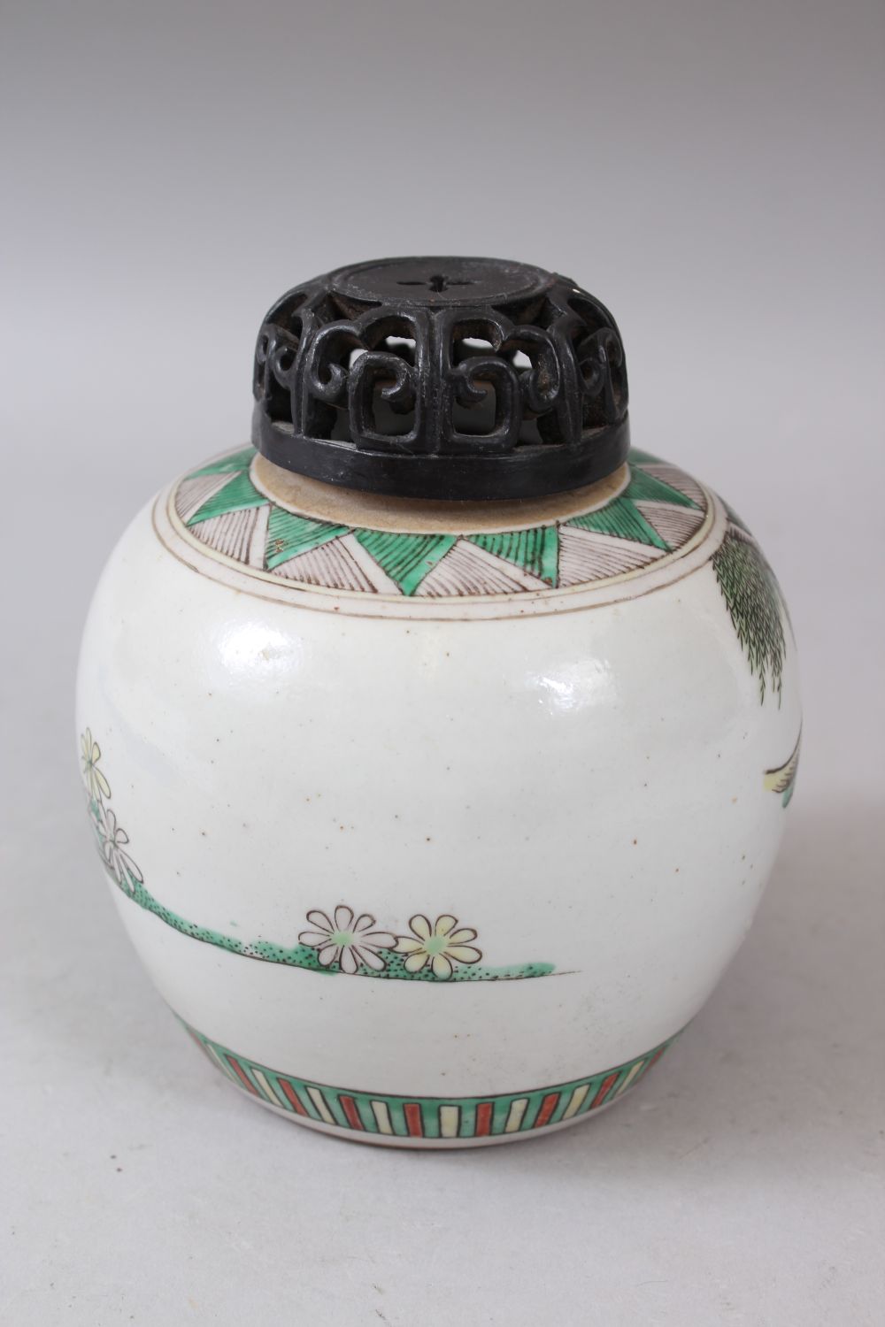 A SMALL 20TH CENTURY CHINESE FAMILLE VERTE GINGER JAR with wooden cover, 14cm high. - Image 4 of 6