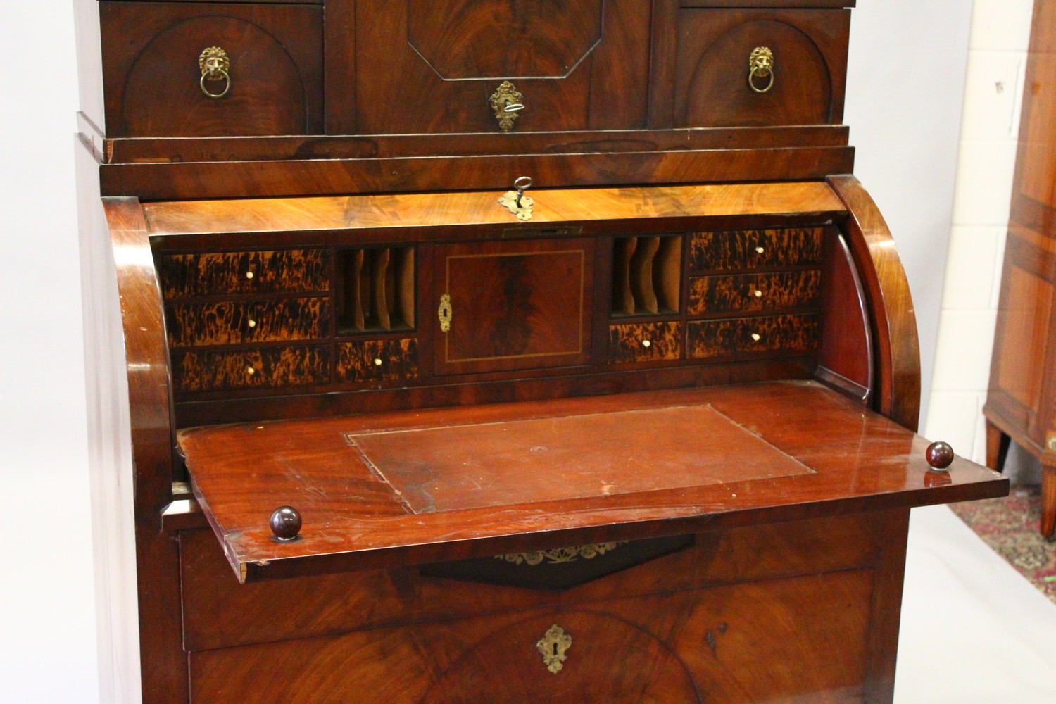 A 19TH CENTURY CONTINENTAL MAHOGANY CYLINDER BUREAU CABINET, the upper section with a central - Image 3 of 20