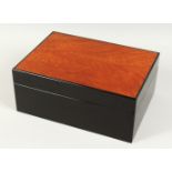 A SAVINELLI MAHOGANY AND EBONISED HUMIDOR. 34cms wide x 24.5cms deep x 14cms high.