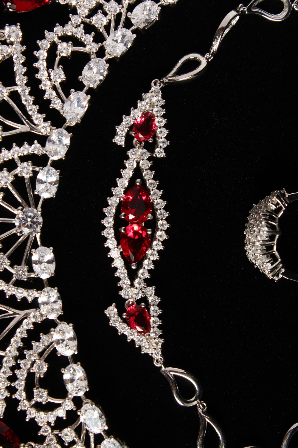 A SUPERB SILVER .925 DIAMOND AND RUBY PASTE NECKLACE. - Image 3 of 6