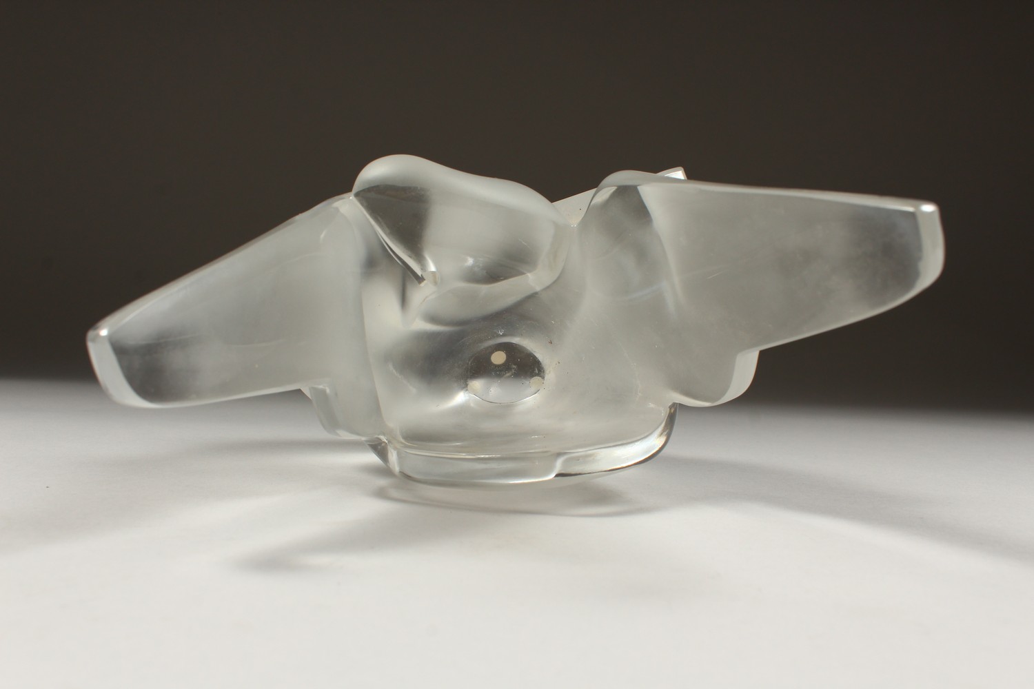 A LALIQUE FROSTED GLASS VASE "TWO ENTWINED DOVES". Etched R. Lalique, France. 8ins high. - Image 12 of 15