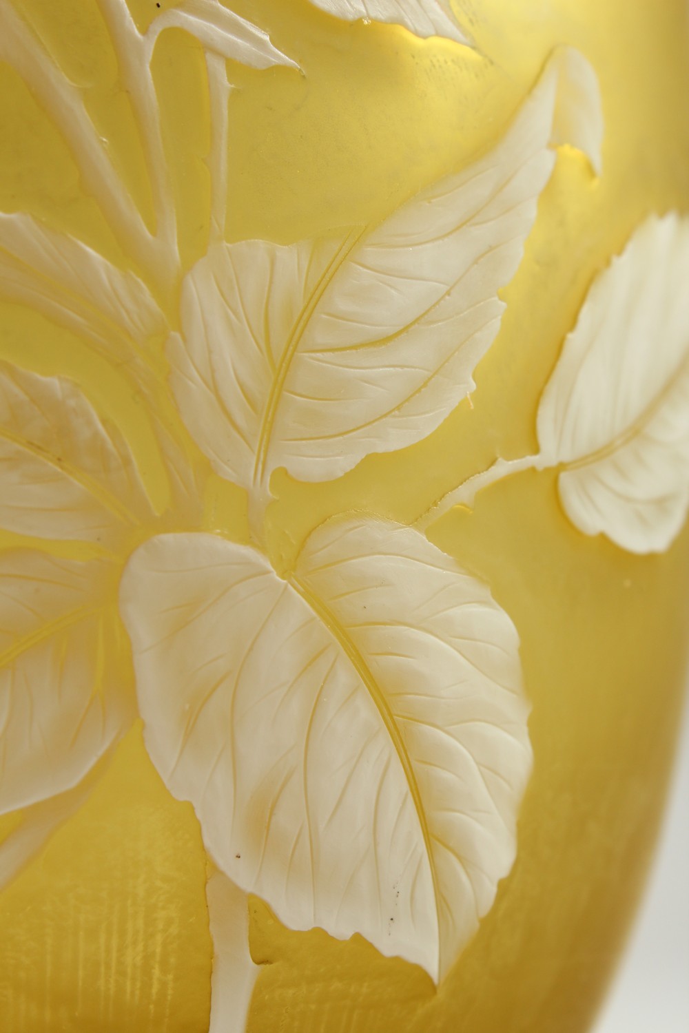 A GOOD YELLOW AND WHITE CAMEO GLASS VASE, with flowers and insects. 7ins high. - Image 15 of 15