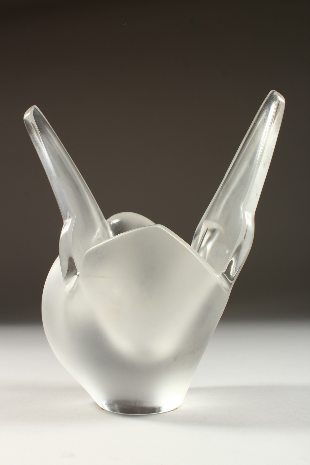 A LALIQUE FROSTED GLASS VASE "TWO ENTWINED DOVES". Etched R. Lalique, France. 8ins high. - Image 5 of 15