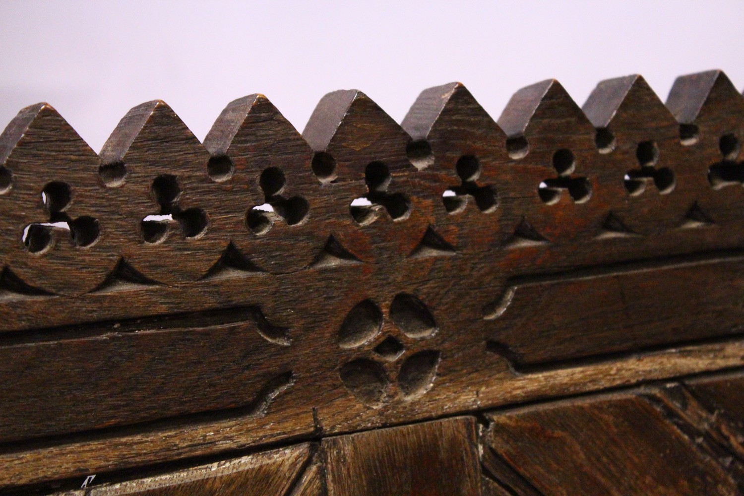 AN 18TH CENTURY AND LATER OAK GOTHIC ARMCHAIR, with pierced and carved cresting, tongue and groove - Image 4 of 9