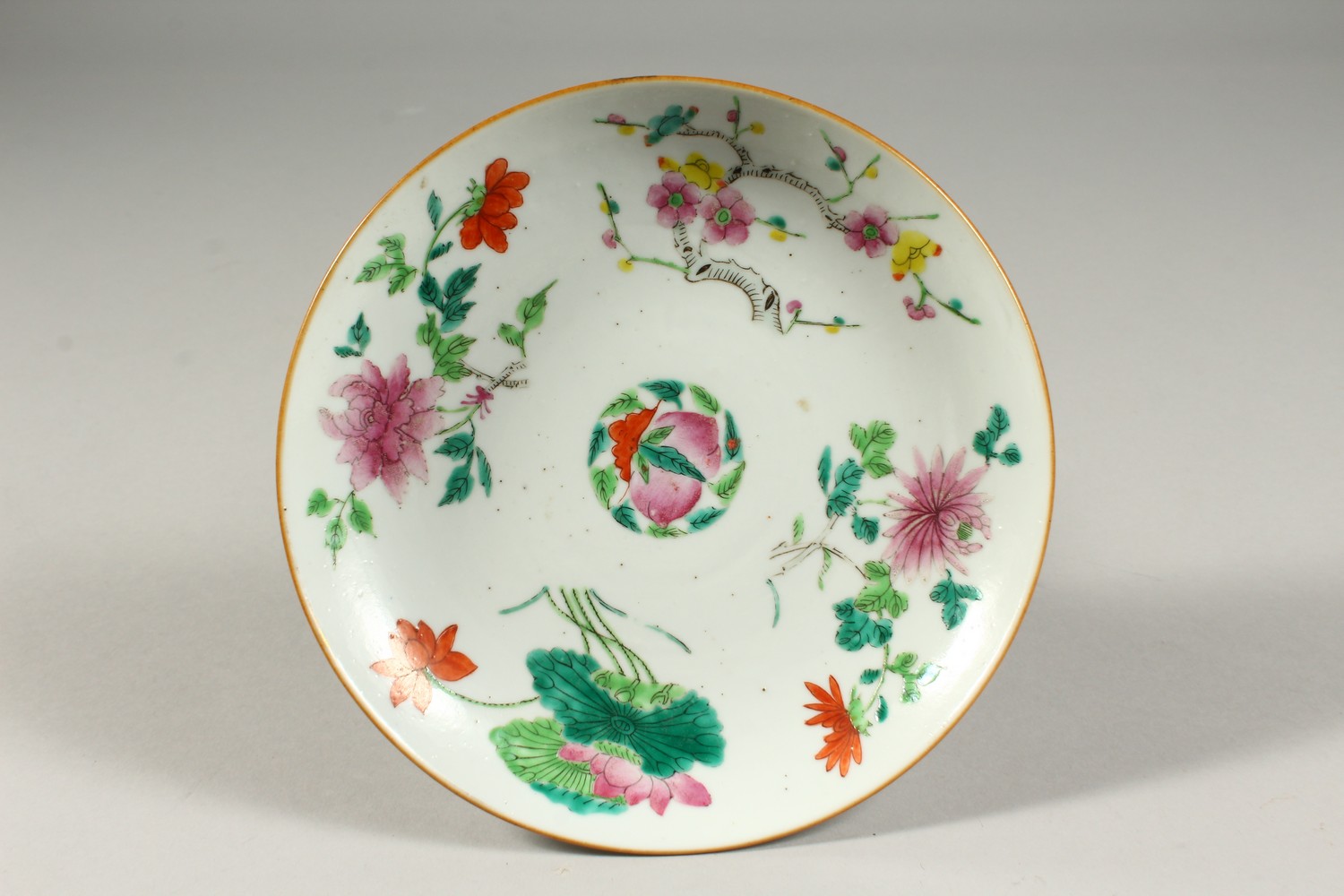 A PORCELAIN PEDESTAL DISH, decorated with flowers. 18.5cms diameter. - Image 2 of 5