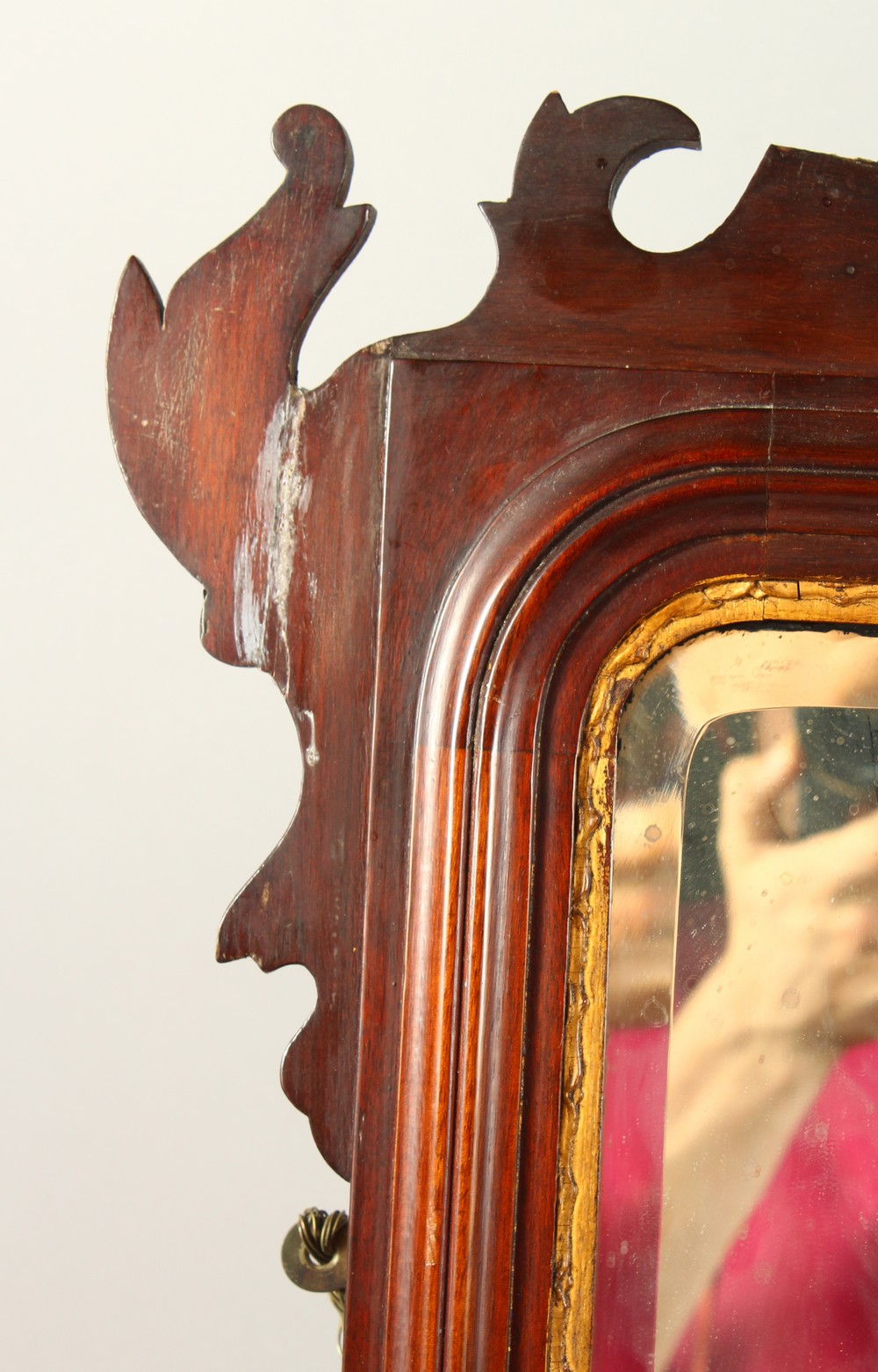 A GEORGIAN STYLE MAHOGANY FRETWORK FRAMED MIRROR, with shell inlay and eagle finial. 80cms high x - Image 2 of 14