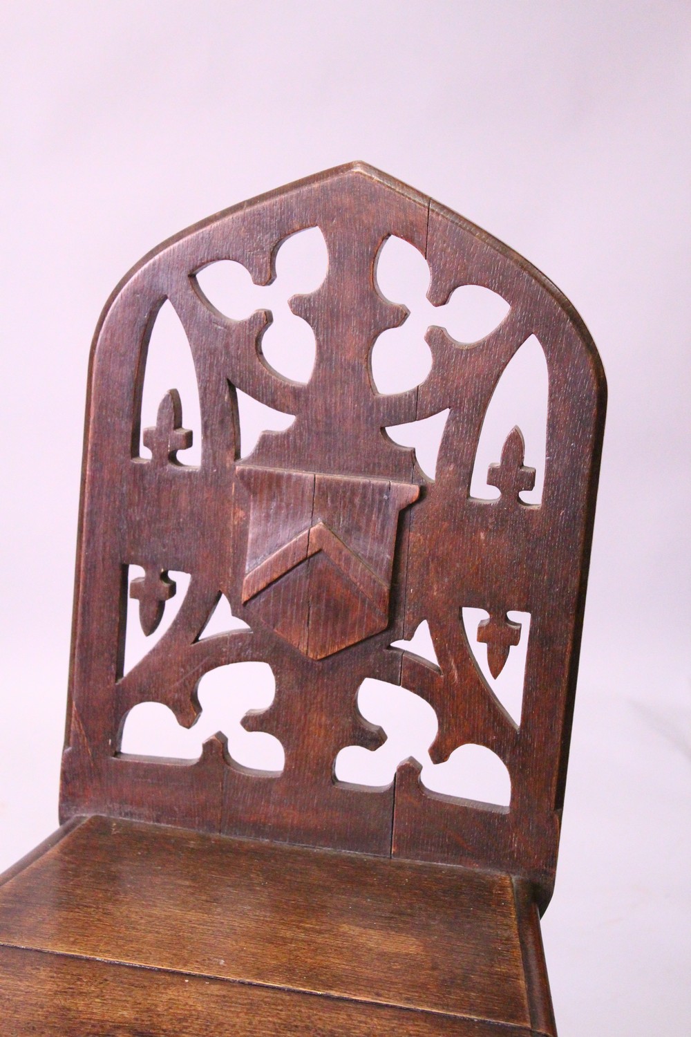 TWO VICTORIAN OAK HALL CHAIRS. - Image 5 of 5