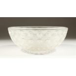 A GOOD LALIQUE CIRCULAR BOWL "NEMOURS", CIRCA. 1931. Impressed R. Lalique, France. 9.5ins diameter x