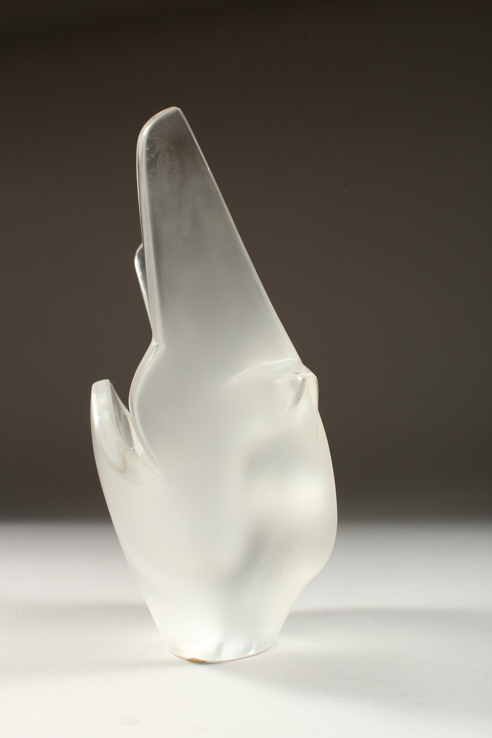 A LALIQUE FROSTED GLASS VASE "TWO ENTWINED DOVES". Etched R. Lalique, France. 8ins high. - Image 6 of 15