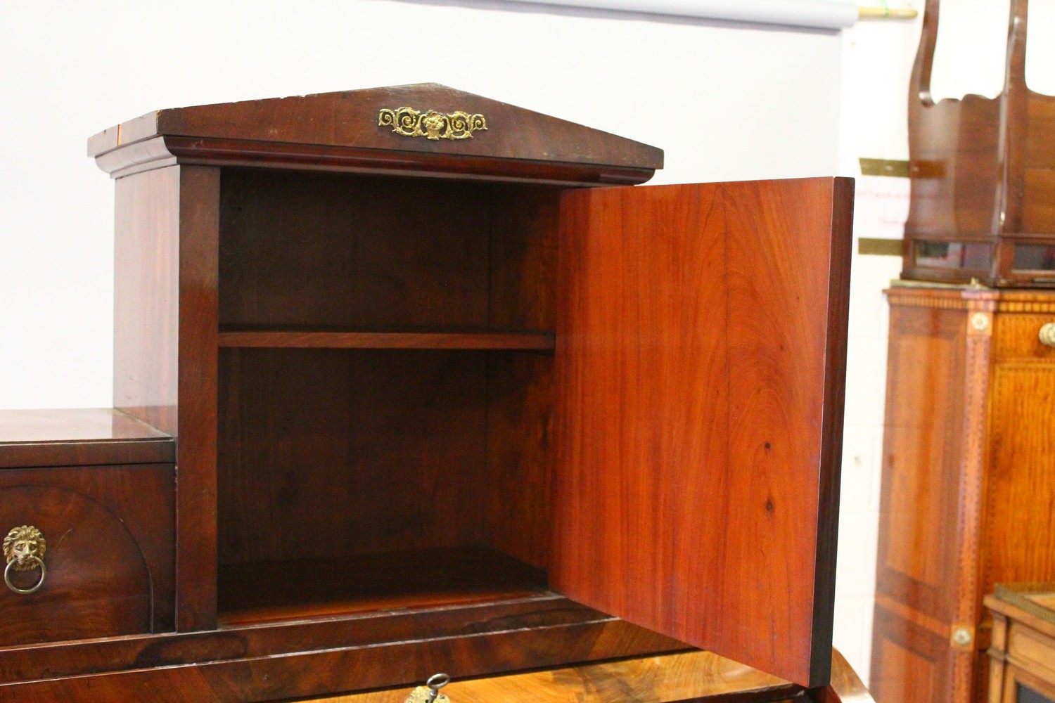 A 19TH CENTURY CONTINENTAL MAHOGANY CYLINDER BUREAU CABINET, the upper section with a central - Image 10 of 20