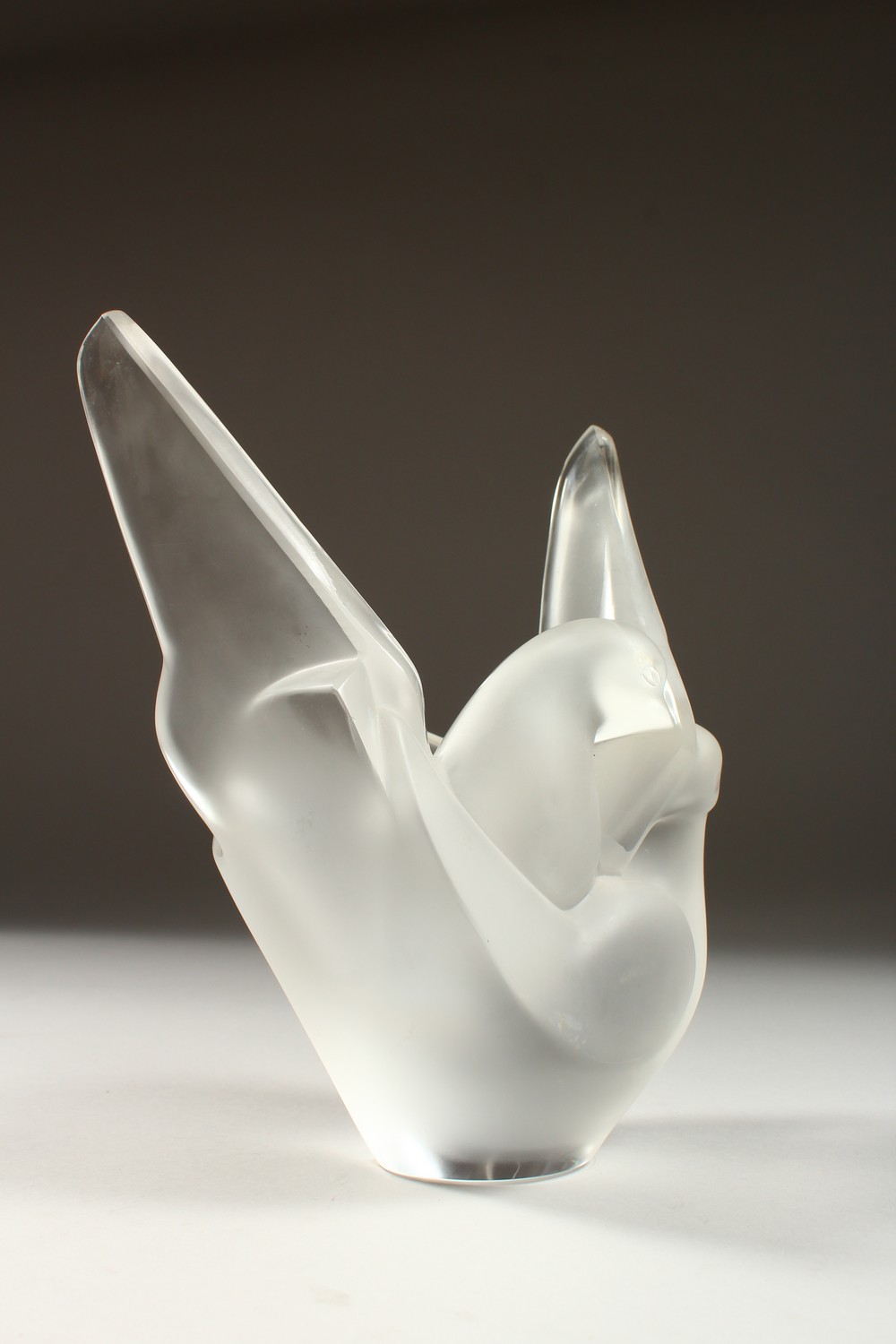 A LALIQUE FROSTED GLASS VASE "TWO ENTWINED DOVES". Etched R. Lalique, France. 8ins high. - Image 7 of 15