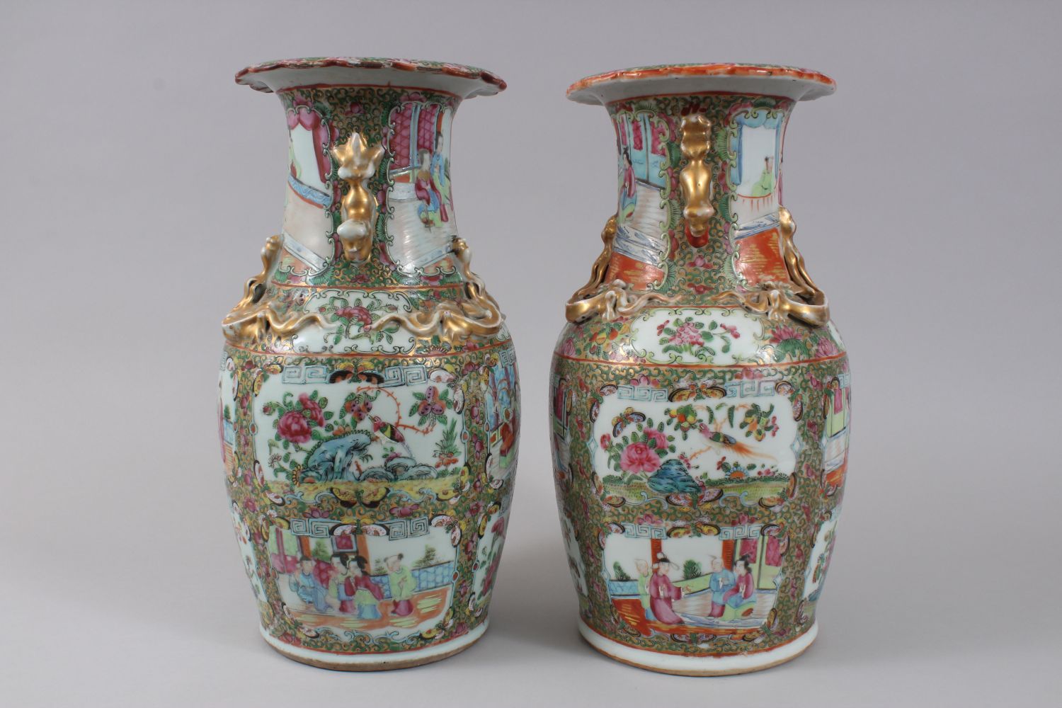 A PAIR OF 19TH CENTURY CHINESE CANTON FAMILLE ROSE VASES, decorated with panels of figures within - Image 4 of 6