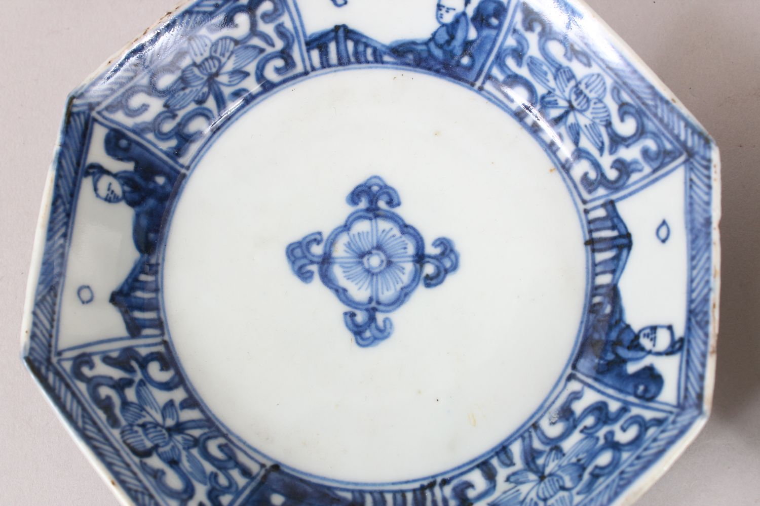 TWO 18TH CENTURY CHINESE BLUE & WHITE / FAMILLE ROSE POCELAIN SAUCERS, 12.5cm & 14cm. - Image 2 of 4