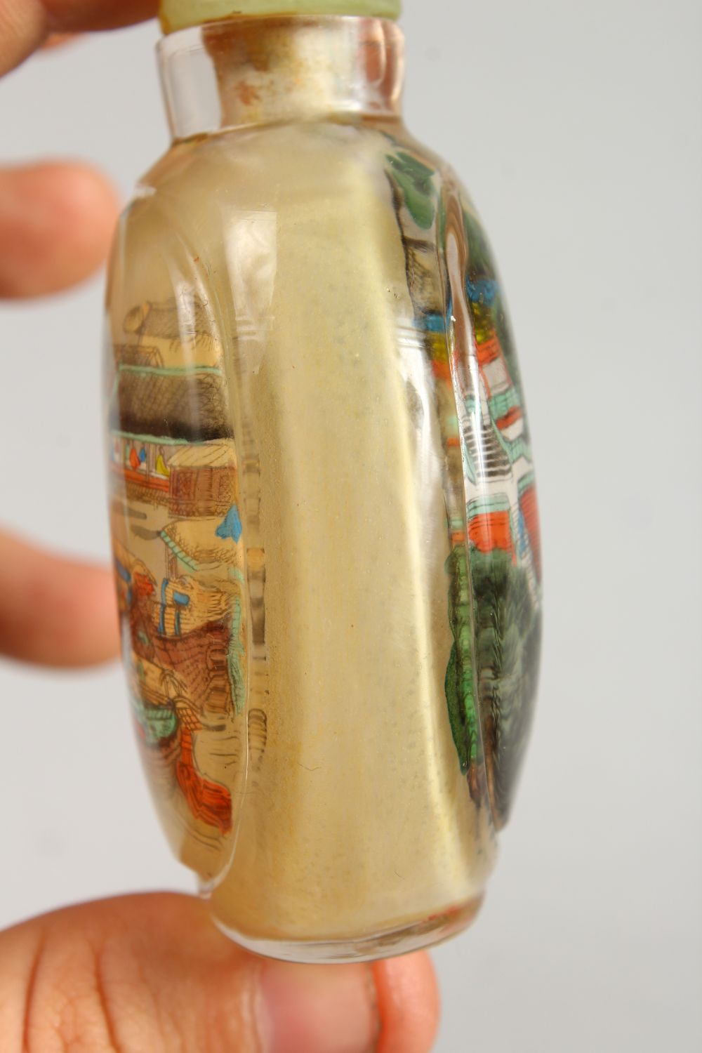 A GOOD SNUFF BOTTLE painted with a boat, buildings and figures, 8.5cm. - Image 7 of 10