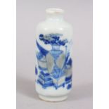 A 19TH / 20TH CENTURY CHINESE BLUE & WHITE PORCELAIN SNUFF BOTTLE, with decoration of floral