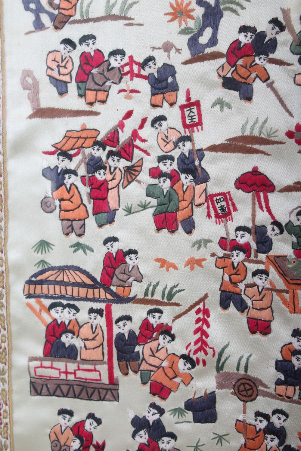 A LATE 19TH / EARLY 20TH CENTURY CHINESE EMBROIDERED SILK OF BOYS, the framed silk work depicting - Image 6 of 7