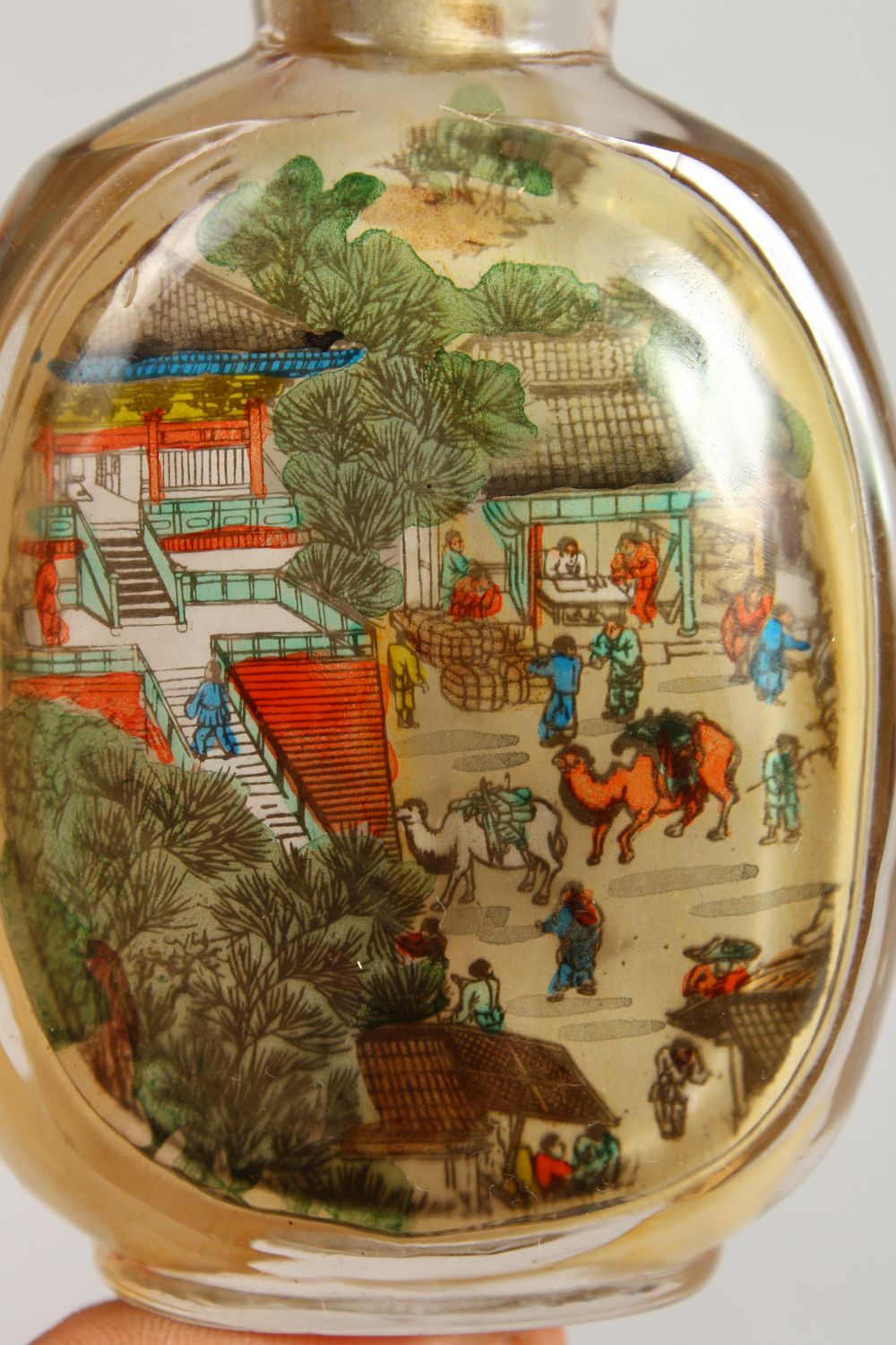 A GOOD SNUFF BOTTLE painted with a boat, buildings and figures, 8.5cm. - Image 3 of 10