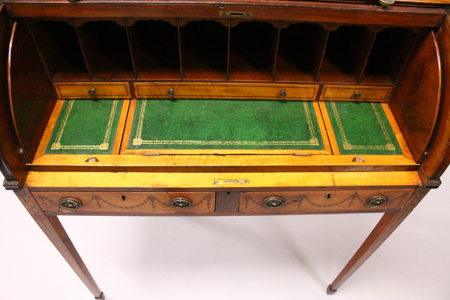 A SUPERB GEORGE III SATINWOOD INLAID CYLINDER BUREAU with urns, scrolls, ribbons and oval. The - Image 10 of 11