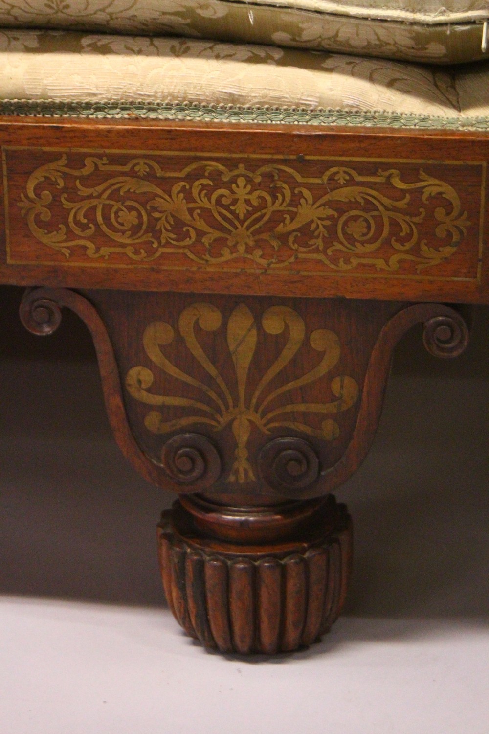 A VERY GOOD REGENCY ROSEWOOD AND CUT BRASS INLAID SCROLL END SETTEE, with carved and shaped back, - Image 10 of 11