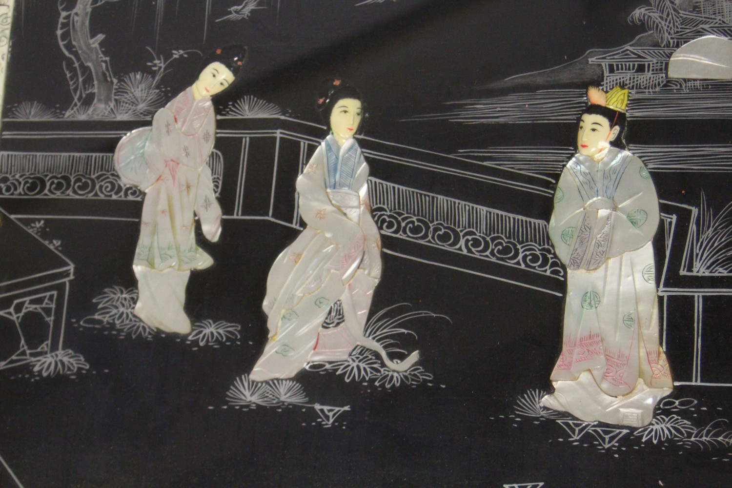 A 20TH CENTURY CHINESE LACQUER LOW TABLE, the top with mother-of-pearl onlaid decoration depicting - Image 3 of 7