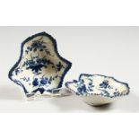 A PAIR OF WORCESTER BLUE AND WHITE LEAF SHAPED PICKLE DISHES decorated with flowers.
