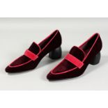 A PAIR OF CHARLES & KEITH VELVET STILETTOS, Size 39