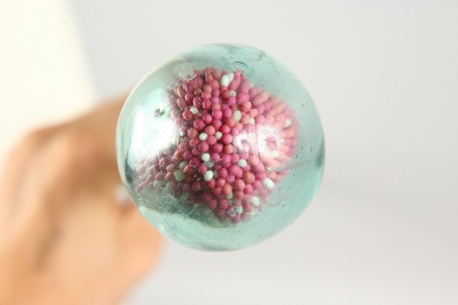 A LONG NAILSEA SPIRAL TWIST GLASS WALKING STICK, inside are thousands of tiny beads. - Image 3 of 8