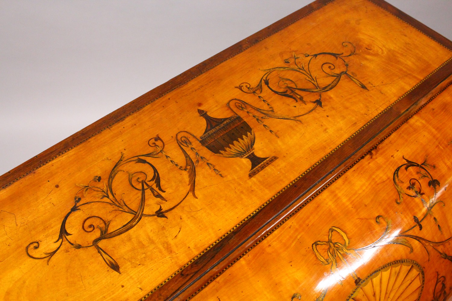 A SUPERB GEORGE III SATINWOOD INLAID CYLINDER BUREAU with urns, scrolls, ribbons and oval. The - Image 3 of 11