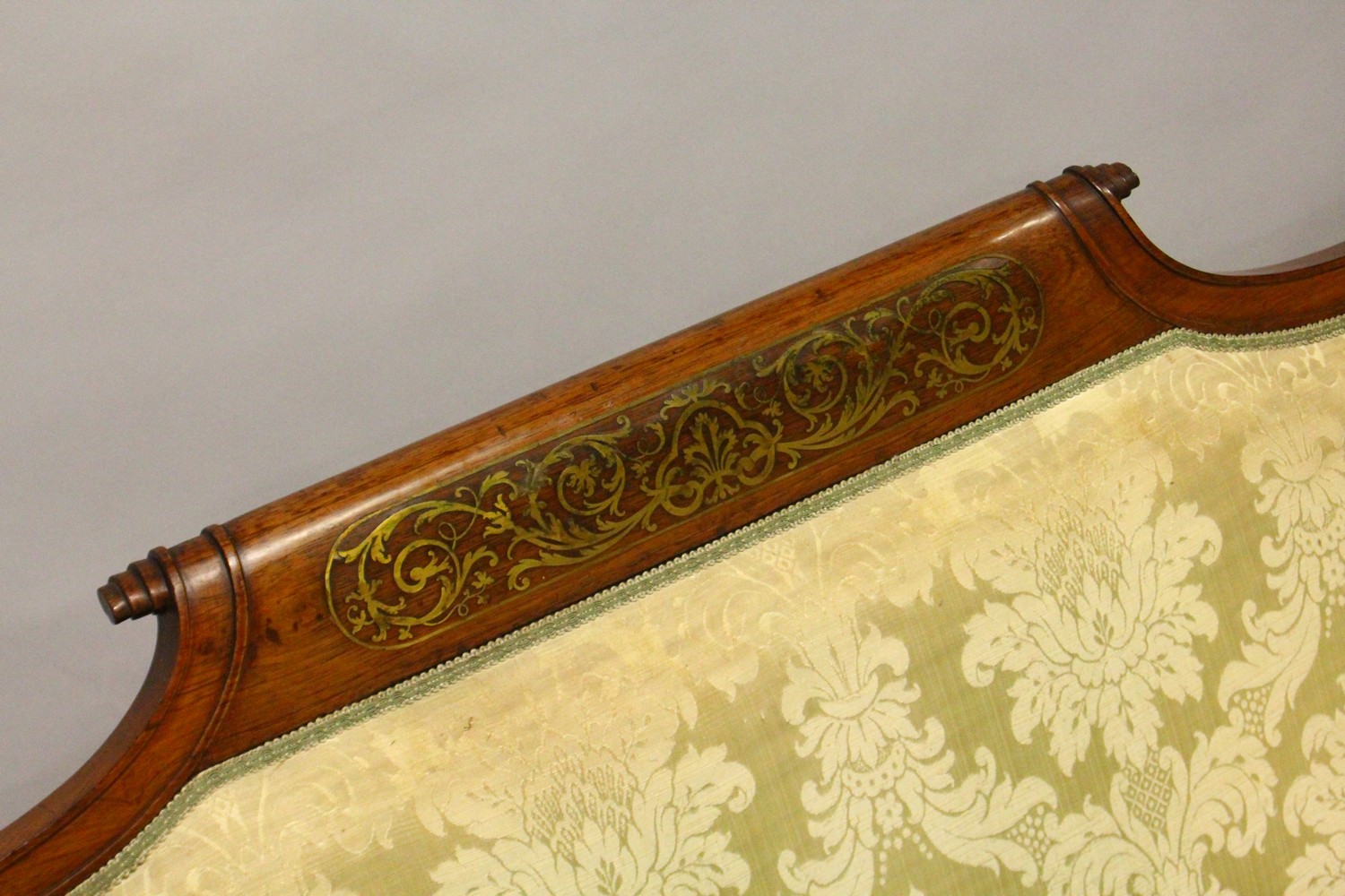 A VERY GOOD REGENCY ROSEWOOD AND CUT BRASS INLAID SCROLL END SETTEE, with carved and shaped back, - Image 3 of 11