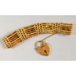 A 9CT GOLD BRACELET, 10gms.