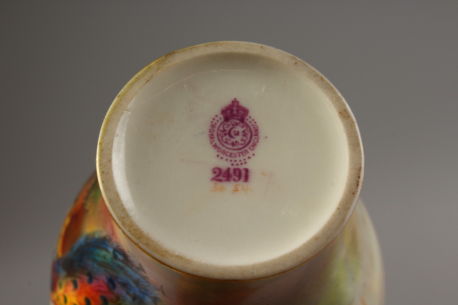 A ROYAL WORCESTER VASE, painted with a peacock, date code for 1916, puce mark. - Image 7 of 7