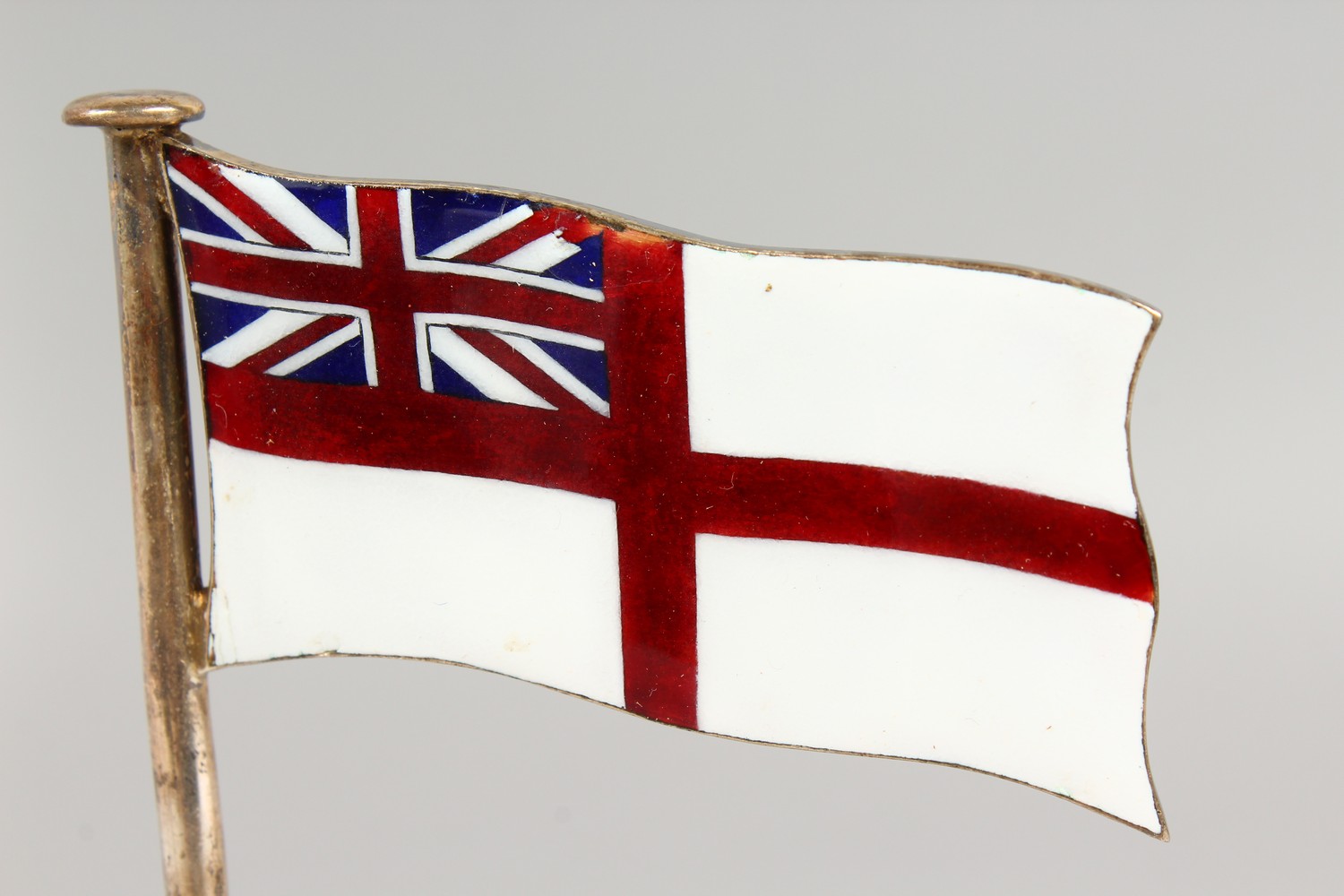 A PAIR OF SILVER PLATED AND ENAMEL PLACE NAME HOLDERS, modelled as white ensigns raised on - Image 3 of 15