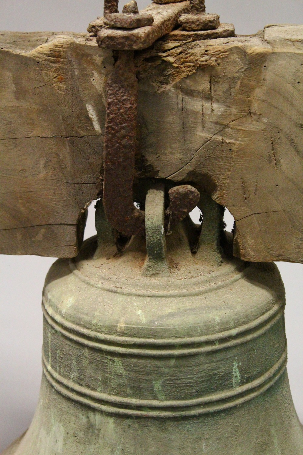 A SIMILAR, SMALLER BELL, hung from a section of oak beam, with wrought iron mounts, bell lacking - Image 5 of 8